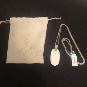 Kendra Scott Inez Silver Necklace in White Pearl